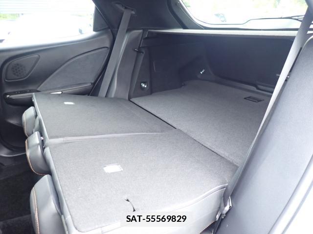 Lexus LBX 2025-02 7916184-8
