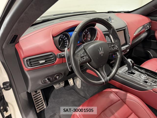 Maserati LEVANTE 2018-06 7916219-3