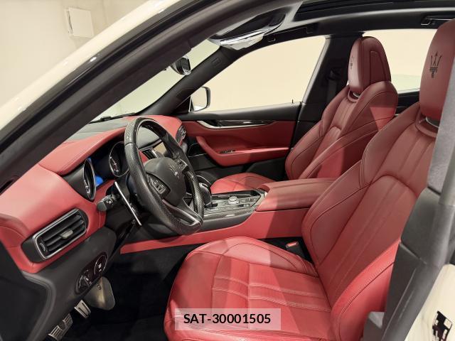 Maserati LEVANTE 2018-06 7916219-4