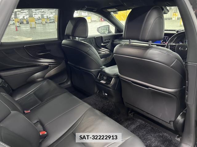 Lexus LS 2018-06 7916313-12