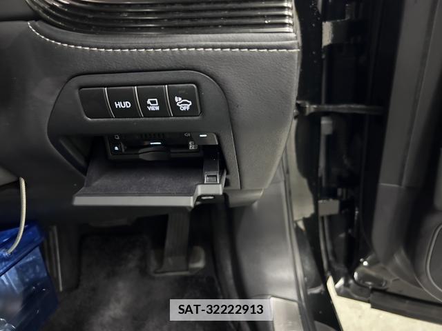 Lexus LS 2018-06 7916313-15
