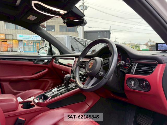 Porsche MACAN 2023-08 7916161-10