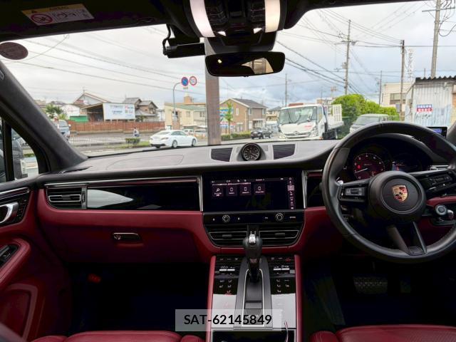 Porsche MACAN 2023-08 7916161-15