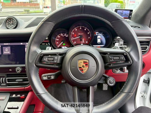 Porsche MACAN 2023-08 7916161-16
