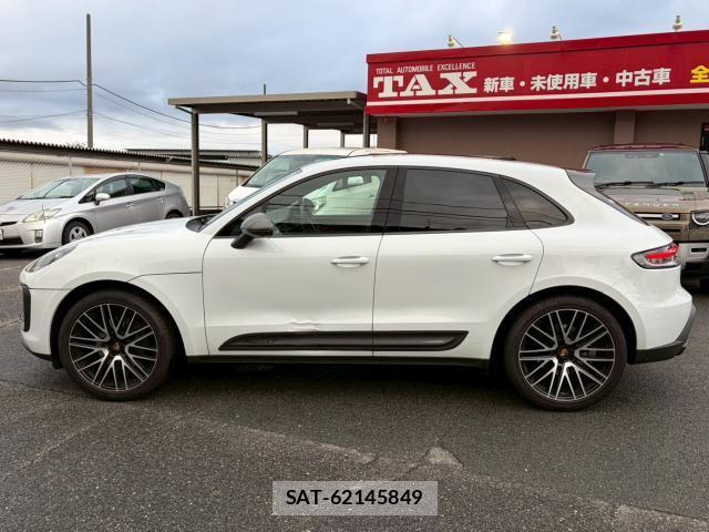 Porsche MACAN 2023-08 7916161-5