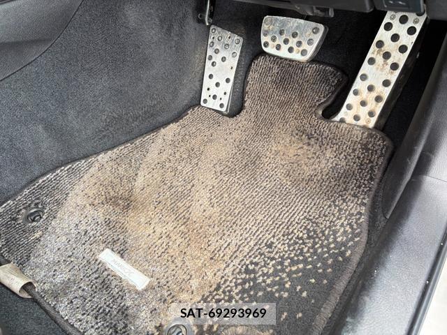 Toyota MARK X 2016-06 7913239-15