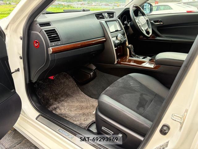 Toyota MARK X 2016-06 7913239-16