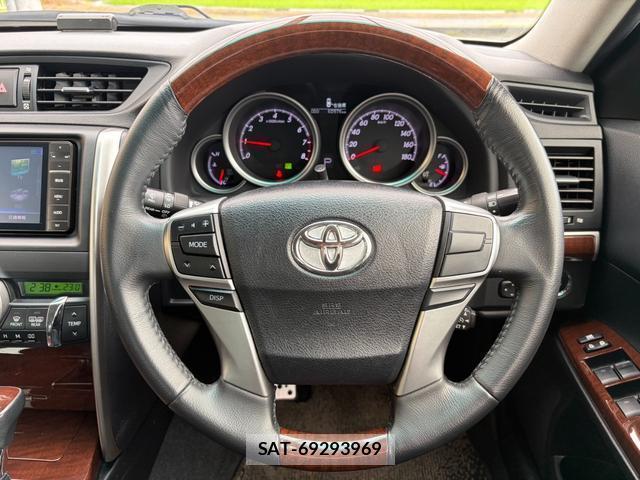 Toyota MARK X 2016-06 7913239-8