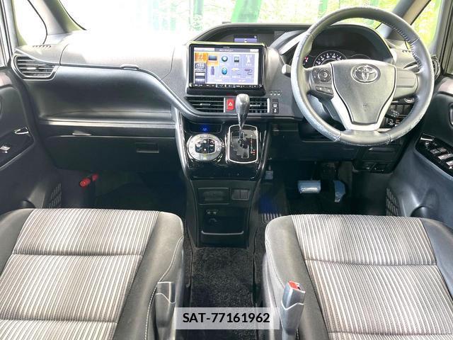 Toyota NOAH 2017-09 7912749-1
