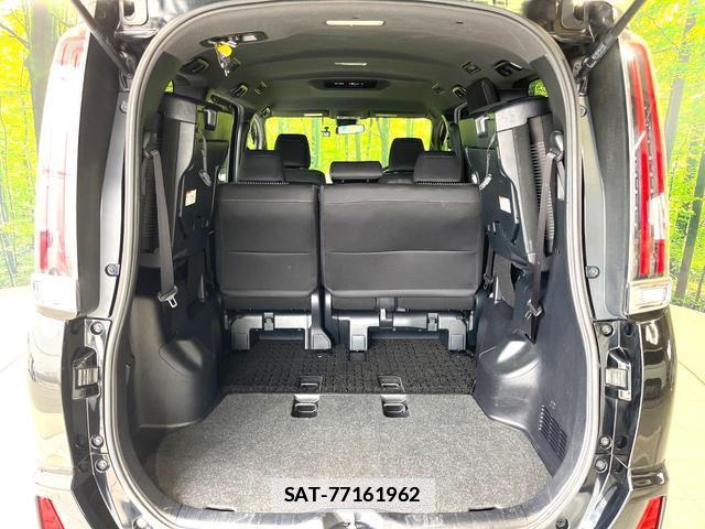 Toyota NOAH 2017-09 7912749-11