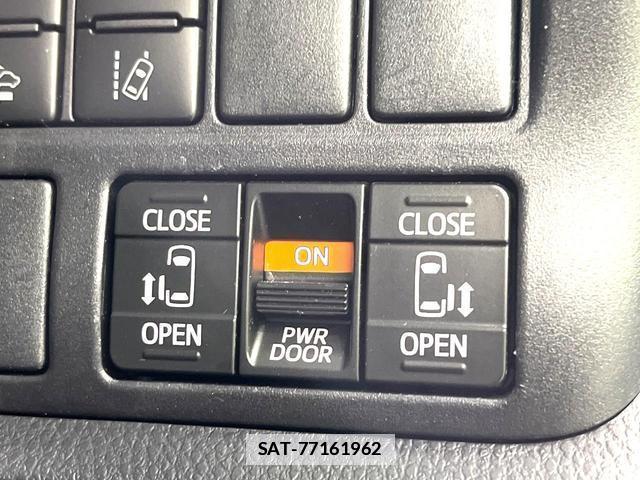 Toyota NOAH 2017-09 7912749-2