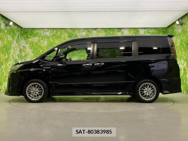 Toyota NOAH 2019-09 7913394-1