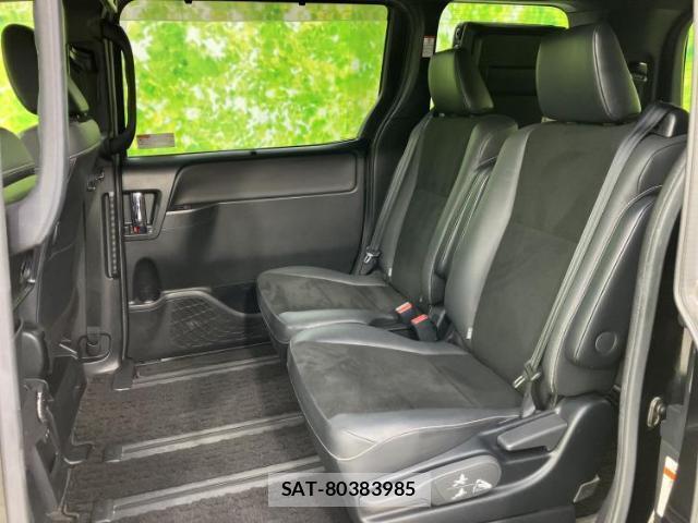 Toyota NOAH 2019-09 7913394-7