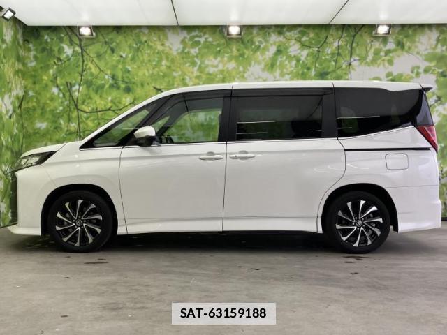 Toyota NOAH 2023-12 7913718-1