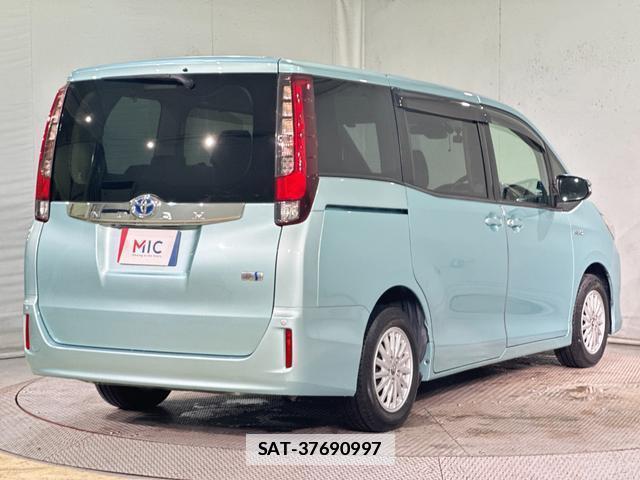Toyota NOAH 2016-07 7914791-13