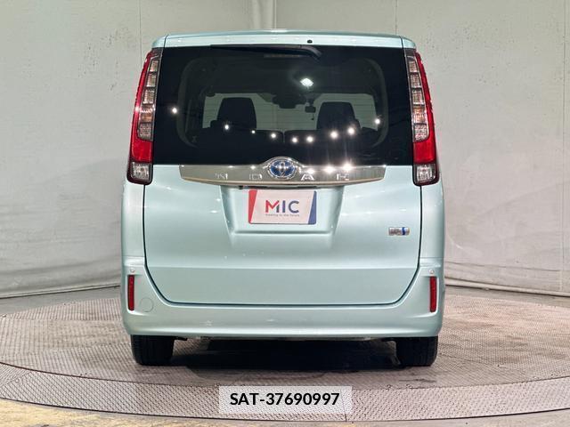 Toyota NOAH 2016-07 7914791-14