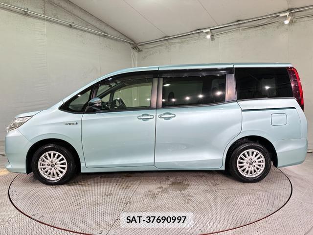Toyota NOAH 2016-07 7914791-18