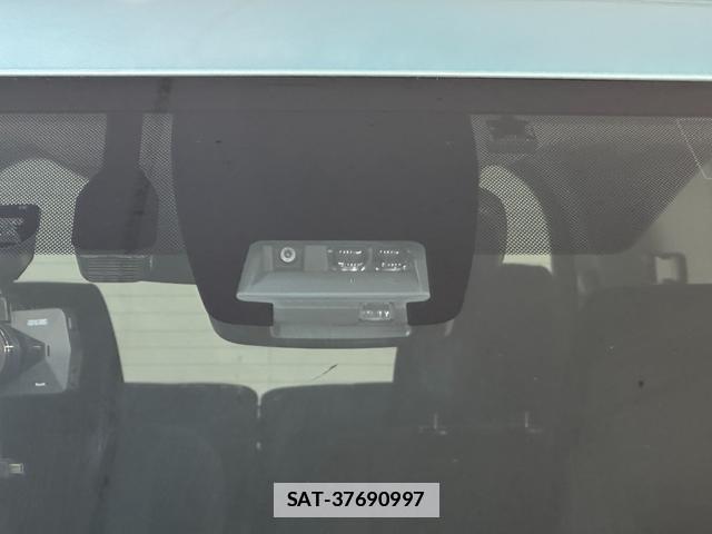 Toyota NOAH 2016-07 7914791-19