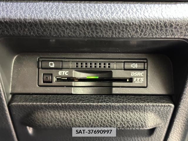 Toyota NOAH 2016-07 7914791-2