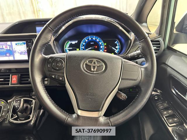 Toyota NOAH 2016-07 7914791-6