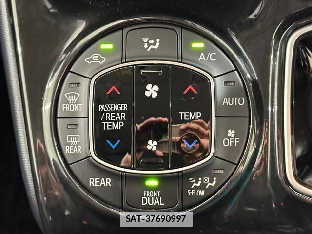 Toyota NOAH 2016-07 7914791-8