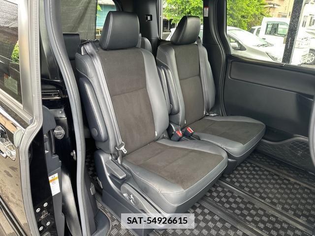 Toyota NOAH 2019-01 7915154-13