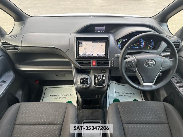 Toyota NOAH 2017-03 7915156-1