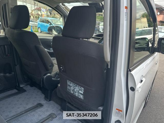 Toyota NOAH 2017-03 7915156-13