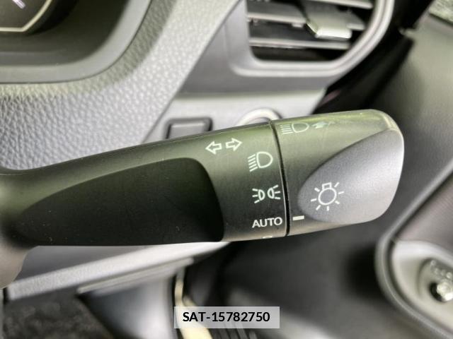 Toyota NOAH 2018-03 7915532-15