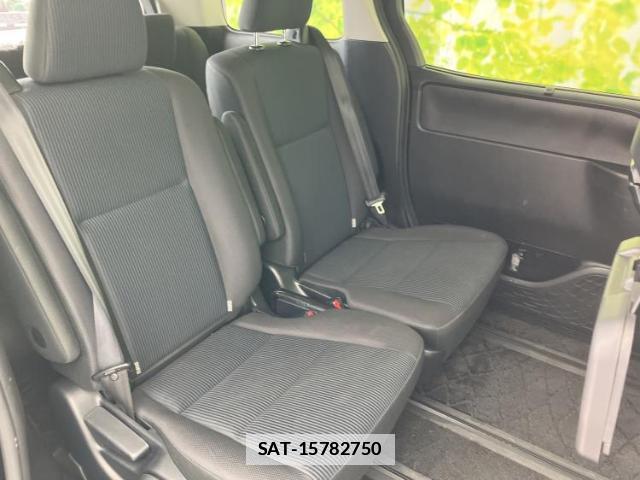 Toyota NOAH 2018-03 7915532-4