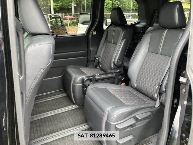 Toyota NOAH 2022-07 7916737-7