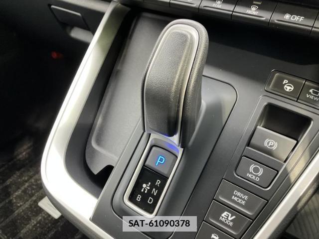 Toyota NOAH 2026-03 7916831-17