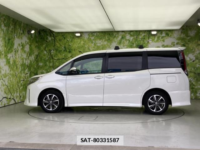Toyota NOAH 2019-12 7917079-1