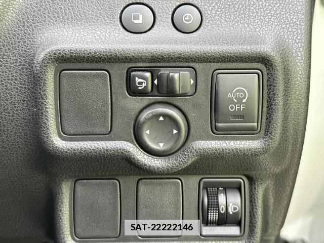 Nissan NOTE 2013-06 7913810-16