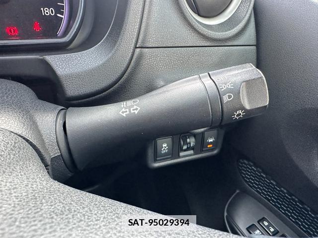 Nissan NOTE 2014-12 7913947-15