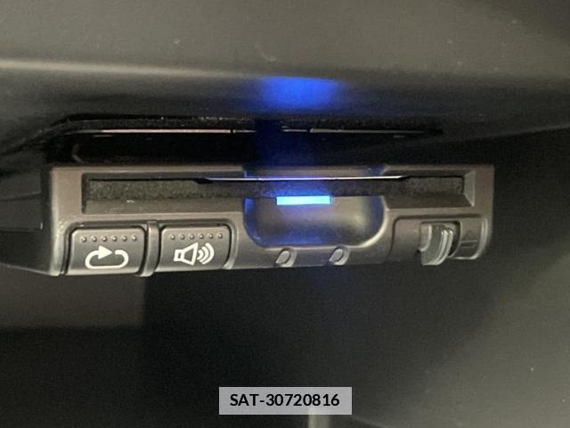Nissan NOTE 2016-06 7914706-12
