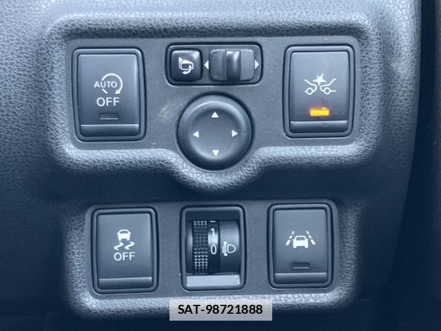 Nissan NOTE 2014-05 7916949-16