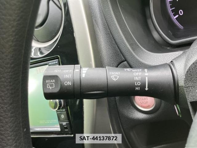 Nissan NOTE 2014-08 7916973-15
