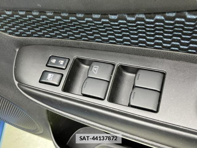 Nissan NOTE 2014-08 7916973-7