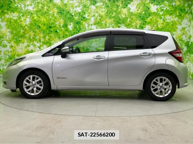 Nissan NOTE 2019-01 7916988-1