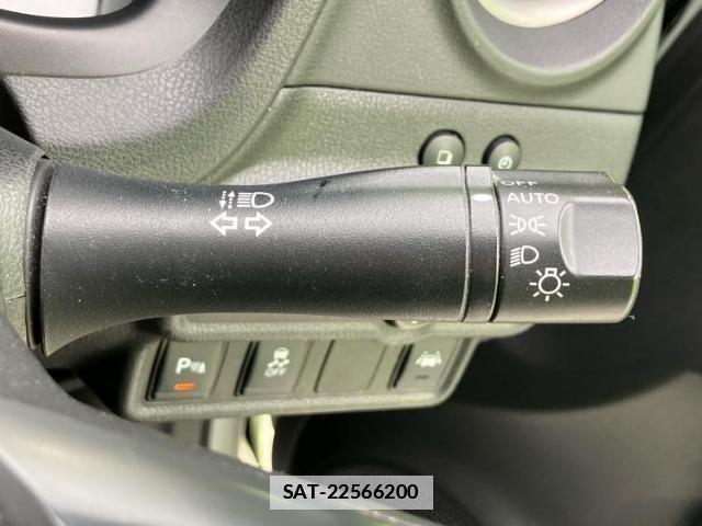 Nissan NOTE 2019-01 7916988-14