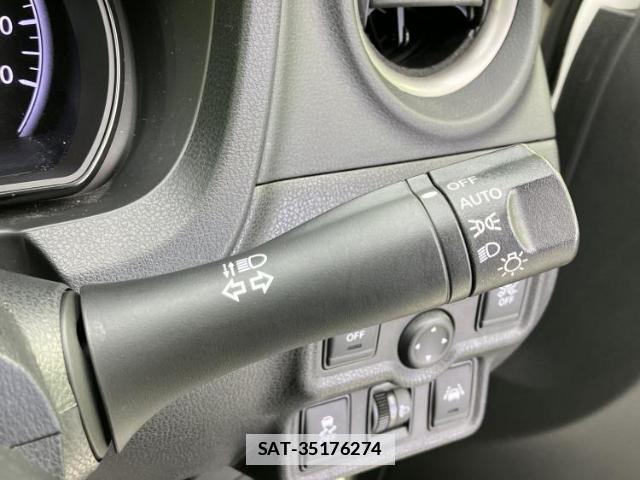 Nissan NOTE 2018-02 7917179-16