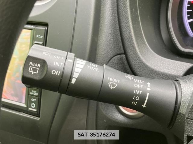 Nissan NOTE 2018-02 7917179-17