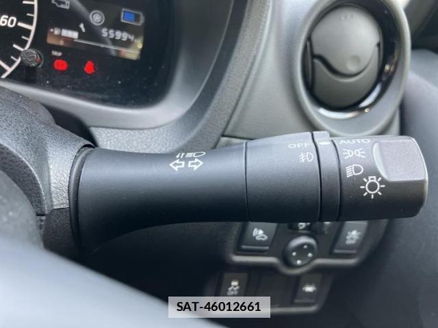 Nissan NOTE 2018-03 7917185-15