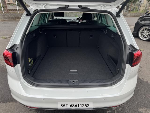VolksWagen PASSAT VARIANT 2022-05 7914057-18