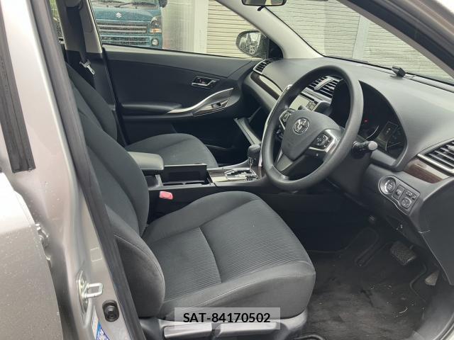 Toyota PREMIO 2018-03 7915349-3