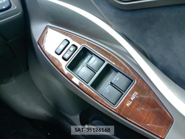 Toyota PREMIO 2016-06 7916659-13