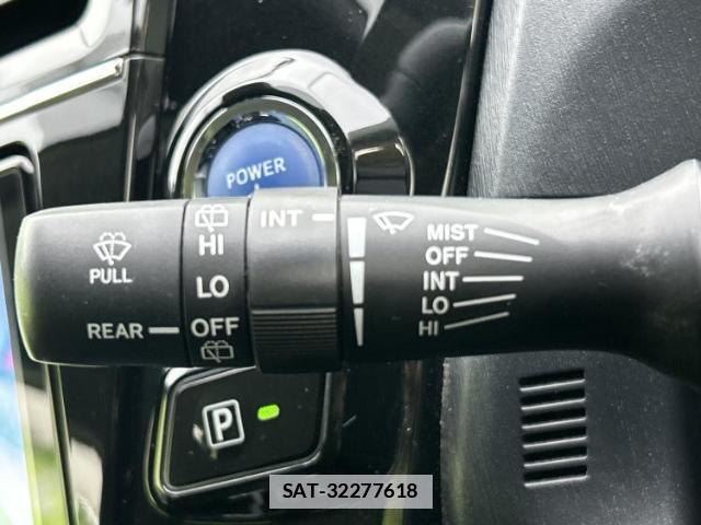 Toyota PRIUS ALPHA 2019-03 7916920-15