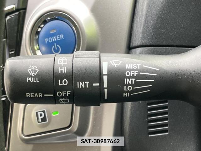 Toyota PRIUS ALPHA 2015-09 7917124-16