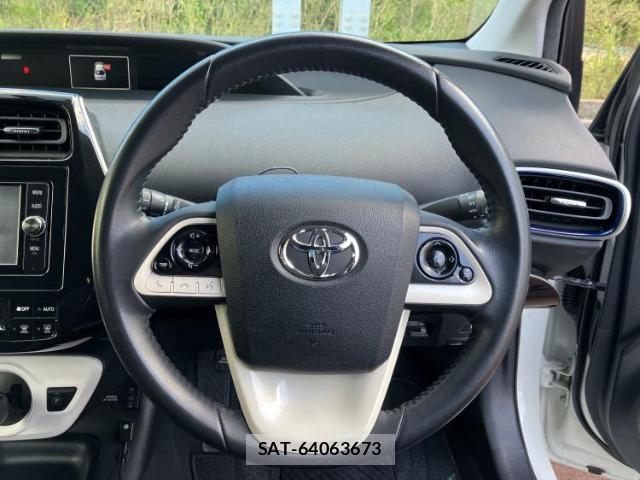 Toyota PRIUS 2018-05 7913179-12